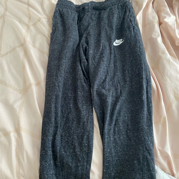 Girls Nike sweat pants size large - Picture 3 of 3